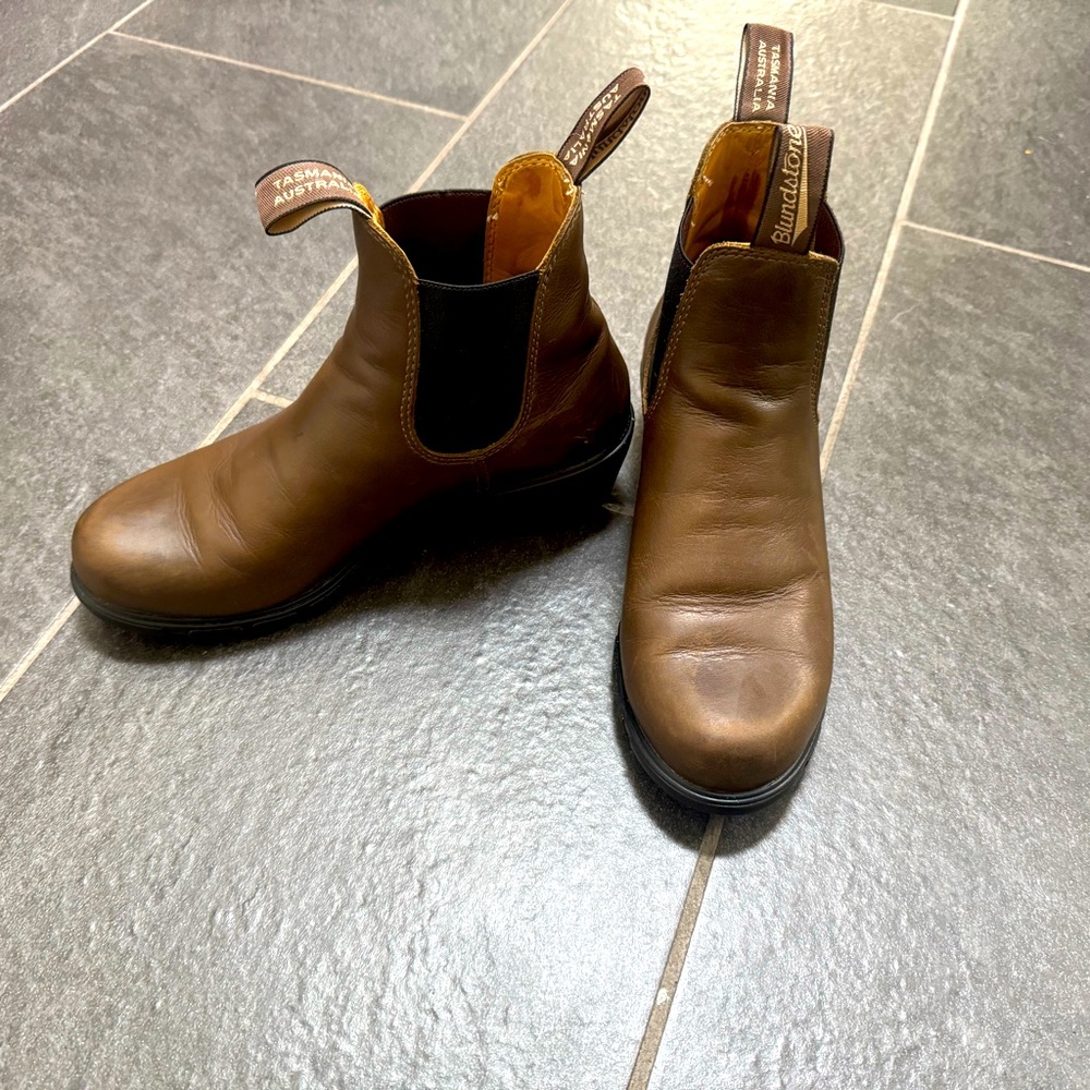 Women’s Blundstone #1673 Heeled Boots Antique Brown size 8 - Picture 2 of 4